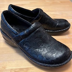 Size 10M BOLO By BORN Women's Black Embossed Floral Clogs Shoes. Mint condition!